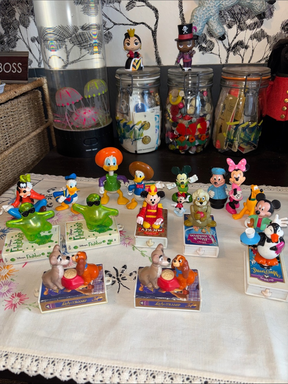 17 Piece VINTAGE DISNEY Train and figuring collection. 1998 McDonald’s happ